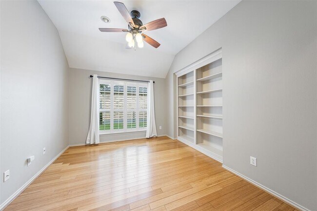 Building Photo - 21922 Rivergate Ct