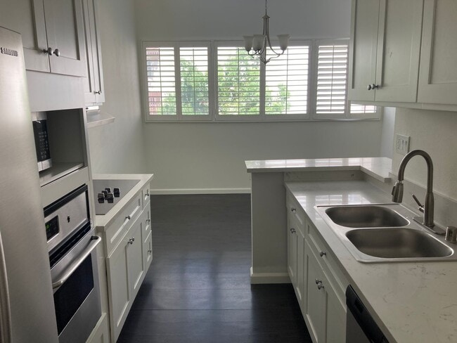 Primary Photo - Updated two bedroom two bath in Fox Hills ...