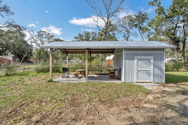 Building Photo - 13382 FL-20