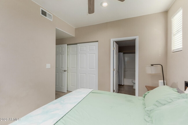 Building Photo - 610 E Roosevelt St