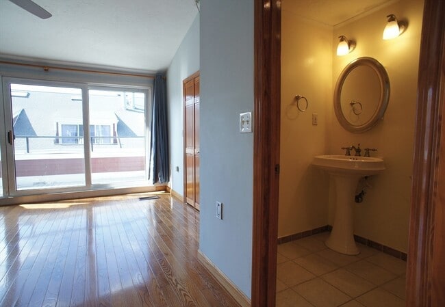 Building Photo - 152 Quincy Shore Dr