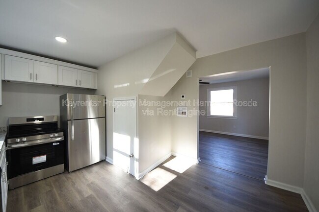 Building Photo - 18 E Gilbert St