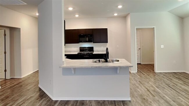 Building Photo - 6141 Bradford Pear Ln