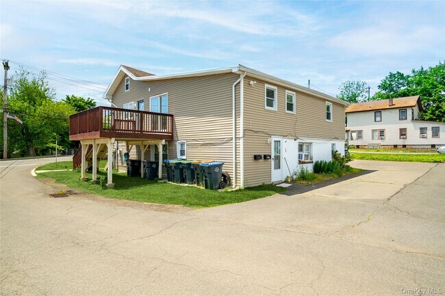 Building Photo - 58 Samsondale Ave