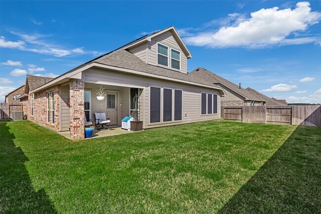 Building Photo - 142 Dina Ln