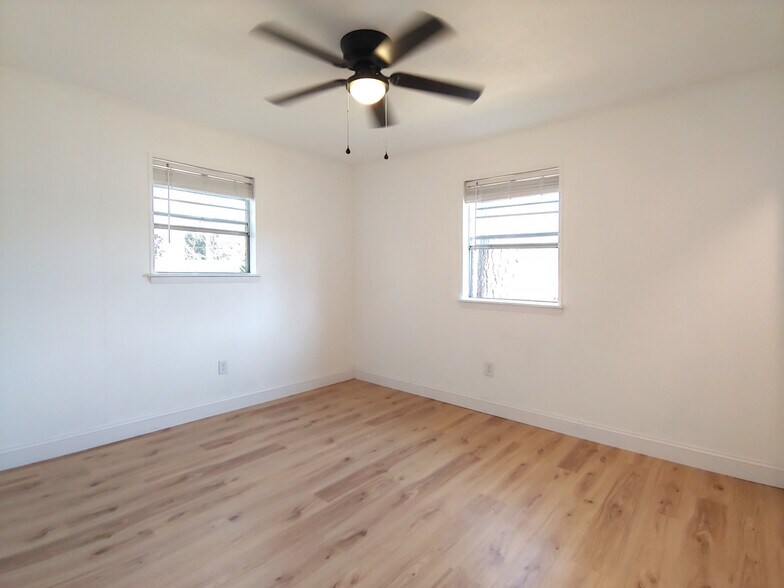 Building Photo - 103 Kilarny Rd