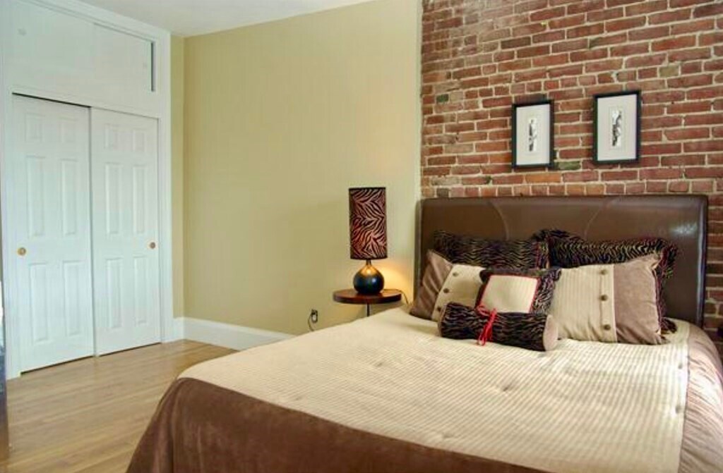 Building Photo - 463 Beacon St