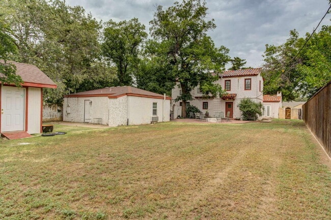 Building Photo - 2305 18th St
