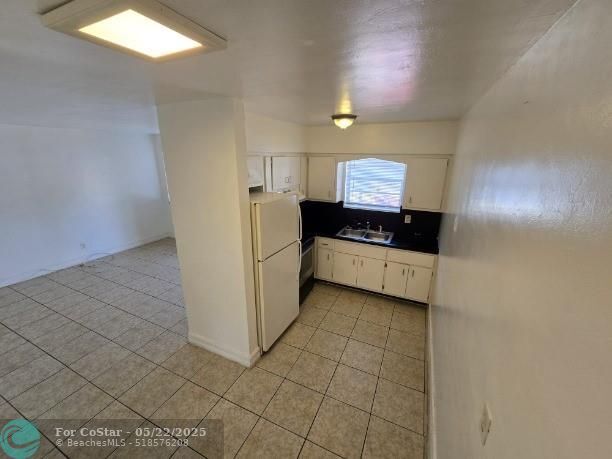Building Photo - 2817 Van Buren St