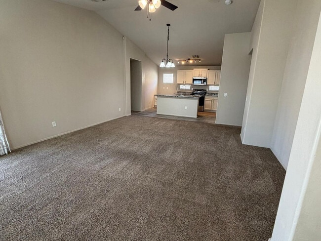 Building Photo - 11284 W Magnolia St