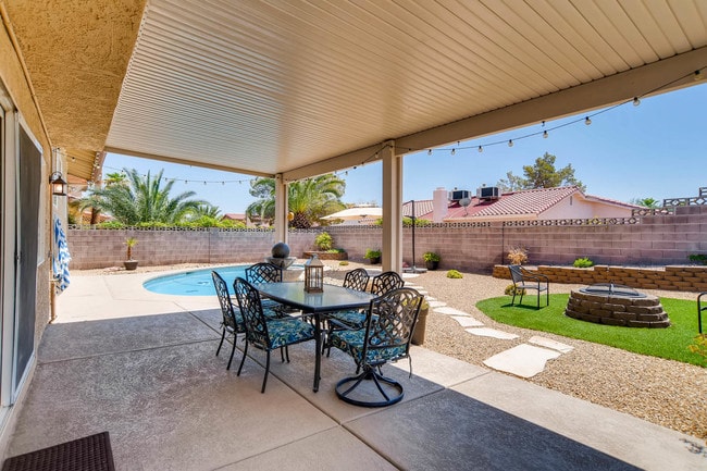 Patrio - 7474 Puritan Ave