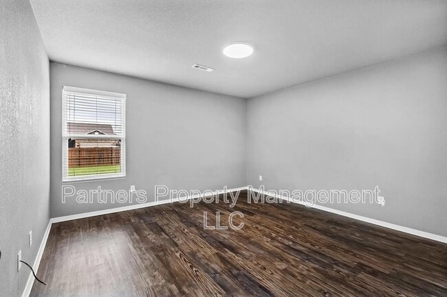 Building Photo - 234 E Anabranch Ct