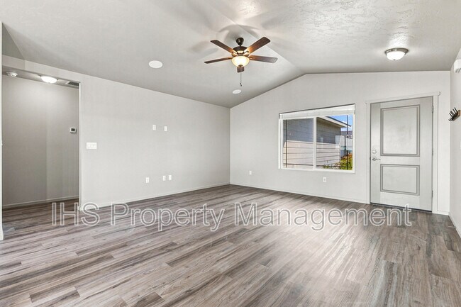 Building Photo - 6030 Tarsus Ln