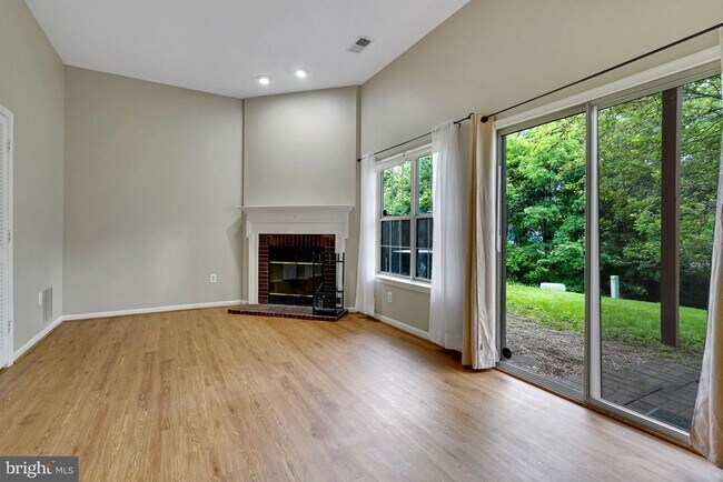 Building Photo - 44030 Gala Cir