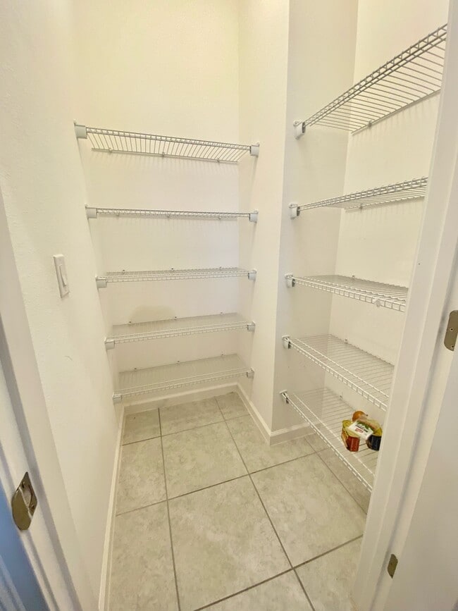 Building Photo - 536 Sapphire Dr