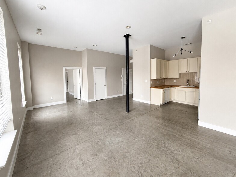 Building Photo - 4432 Olive St