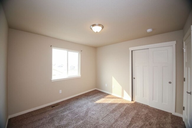 Building Photo - 4 Bedroom Home in Wellington