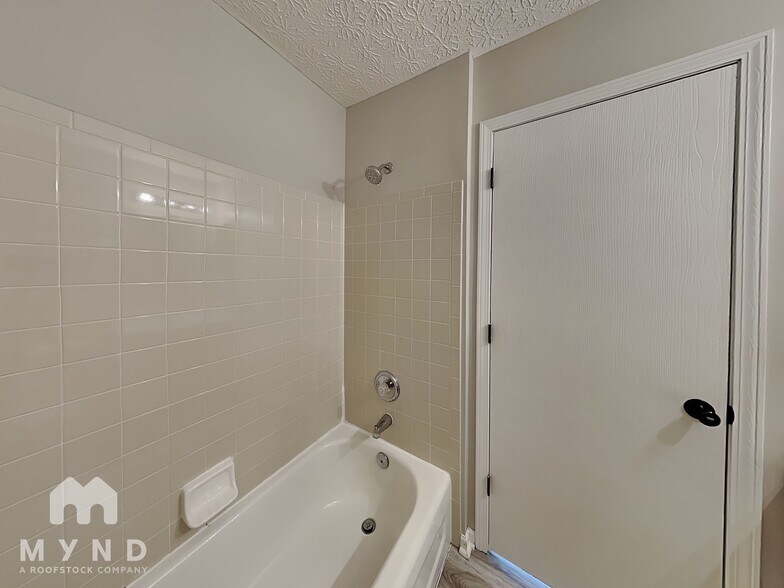 Building Photo - 5819 Rothrock Ct