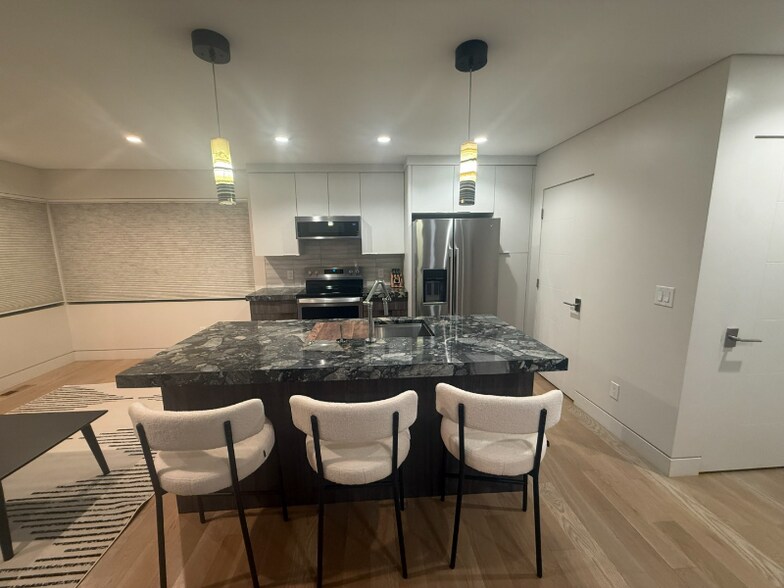 Building Photo - 1719 Irving St