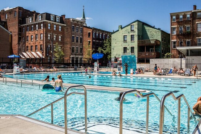 Building Photo - 1304 Broadway-ID1056031P