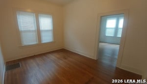 Building Photo - 411 W Mistletoe Ave