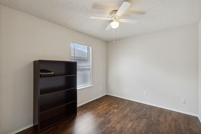 Building Photo - 9916 Nixon Dr