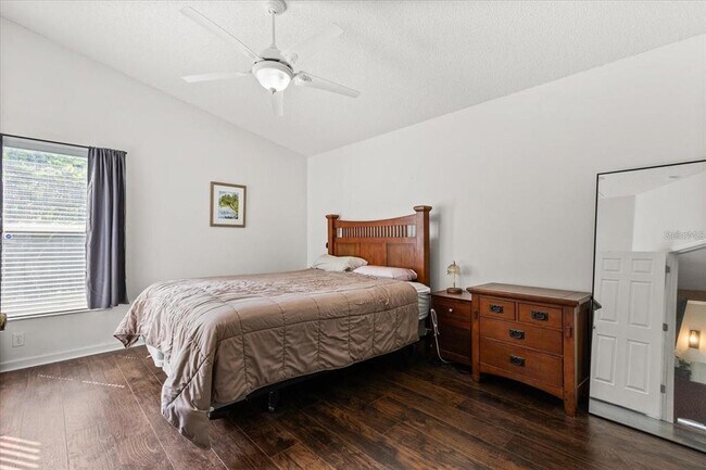 Building Photo - 805 Lewis Pl