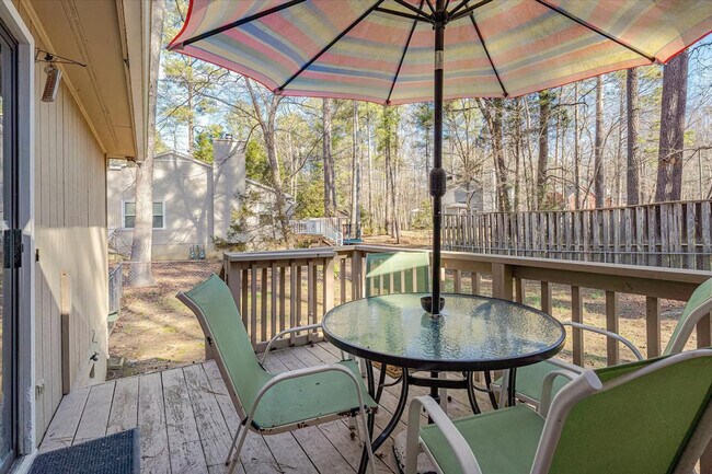 Building Photo - 2210 Wilshire Dr