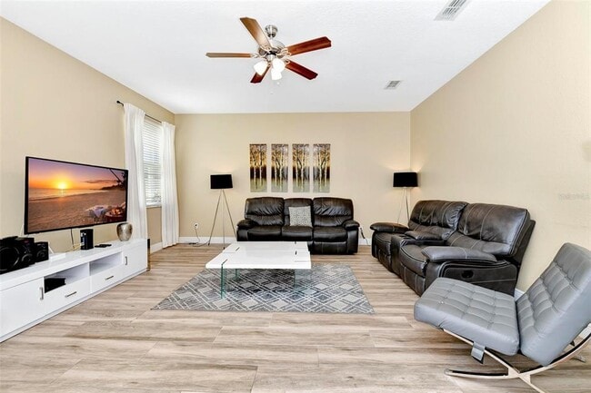 Building Photo - 118 Higher Combe Dr