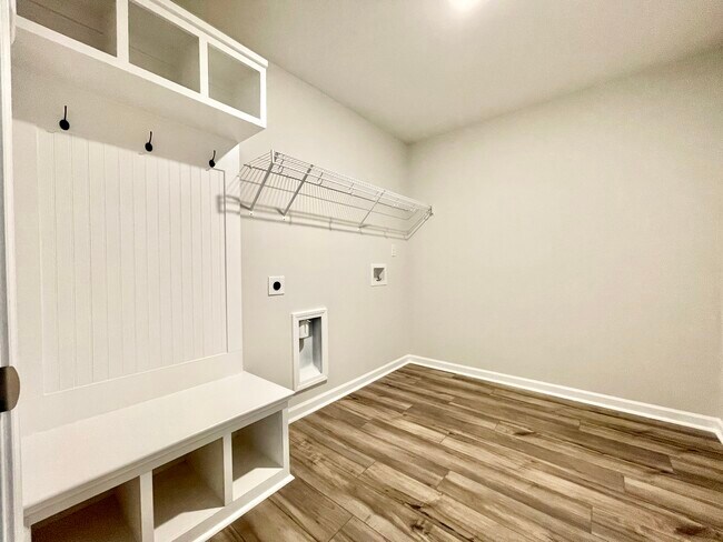 Building Photo - 631 Ridgeland Rd