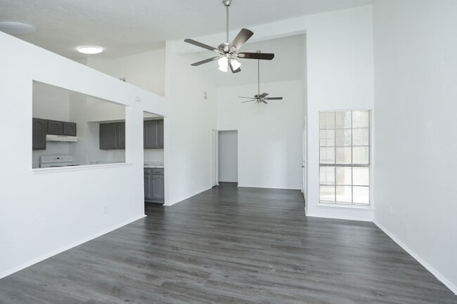 Building Photo - 17518 Bullis Gap Dr