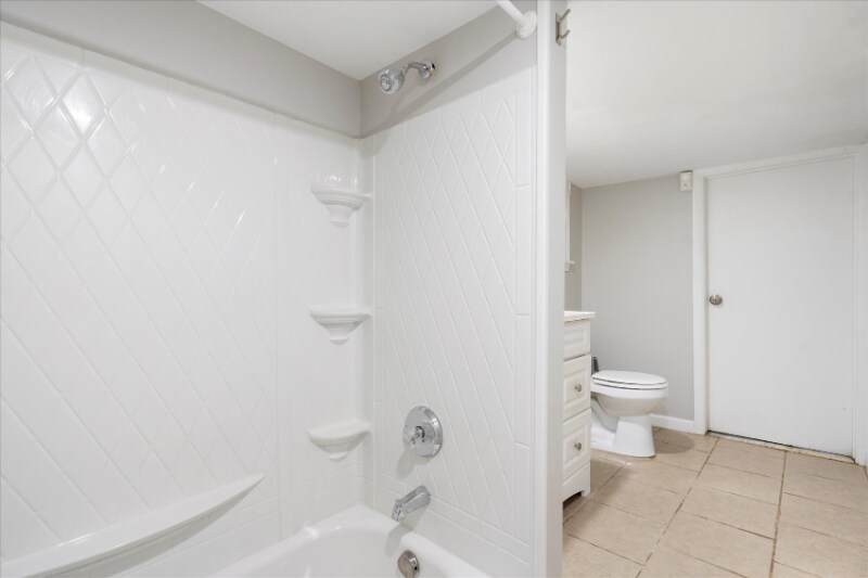 Building Photo - 57 E Heath St