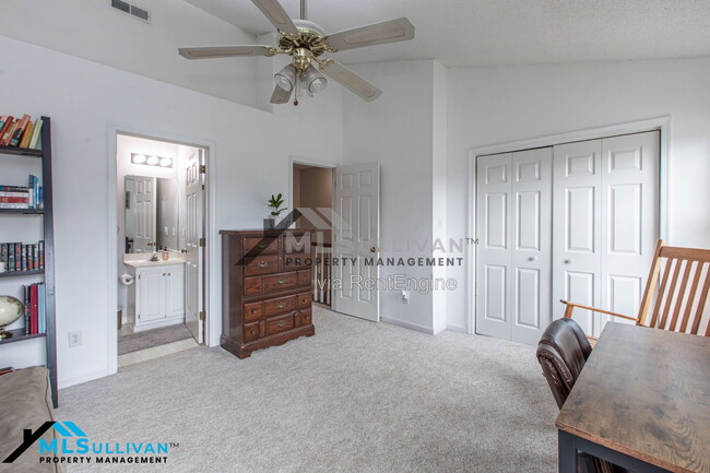 Building Photo - 208 Standish Dr
