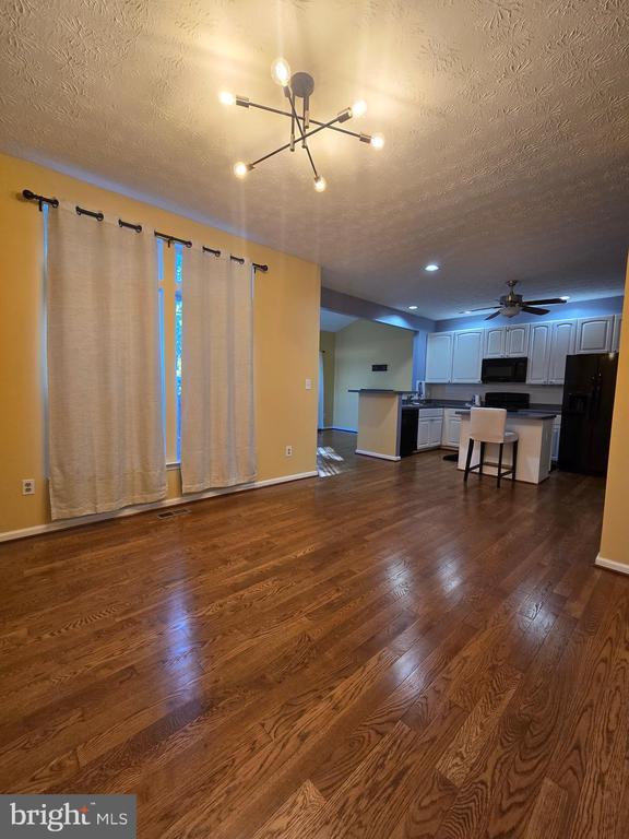 Building Photo - 160 Leeds Creek Cir