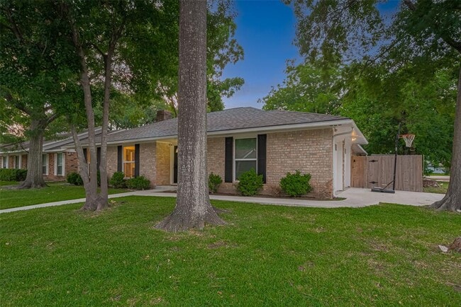 Primary Photo - 12602 Westleigh Dr