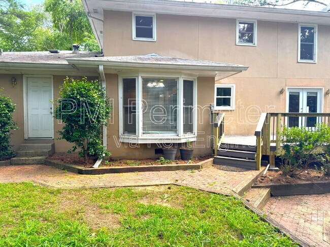 Building Photo - 5338 Roberts Dr