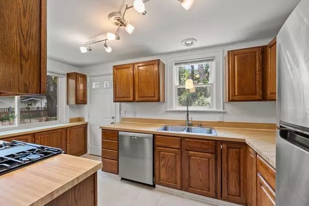 KITCHEN - 293 Olentangy St