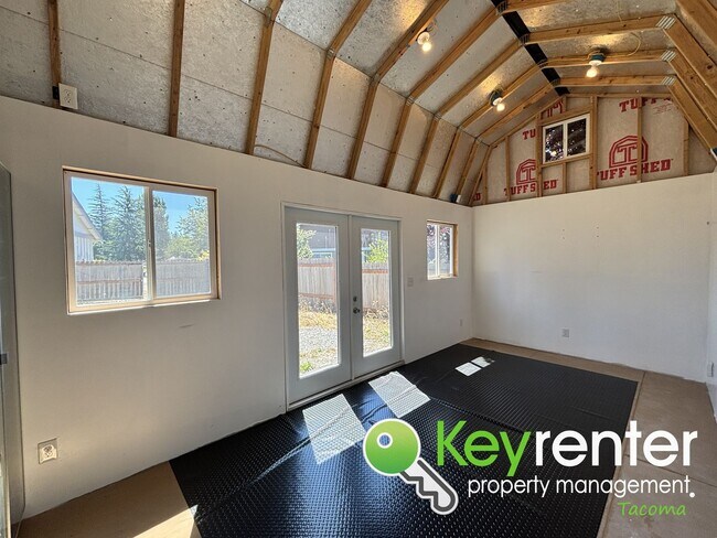 Building Photo - Remodeled 3-Bedroom Home in Steilacoom wit...