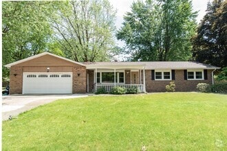 Building Photo - Four Bedroom Home in Portage