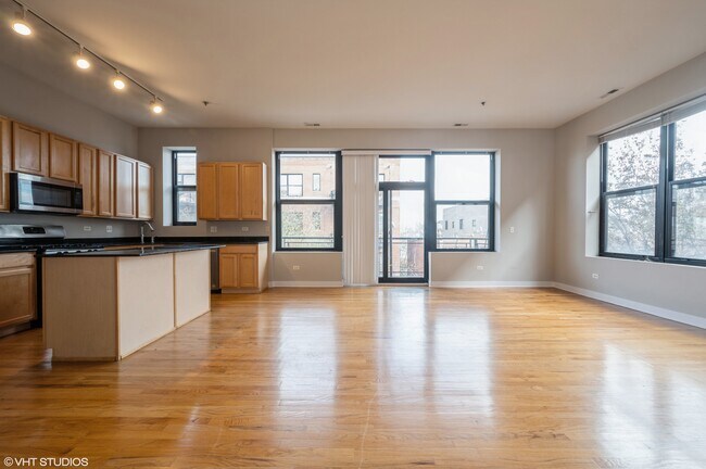 Building Photo - 2 S Leavitt St
