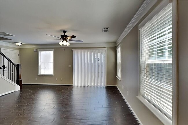 Building Photo - 158 Oak Grove Pl