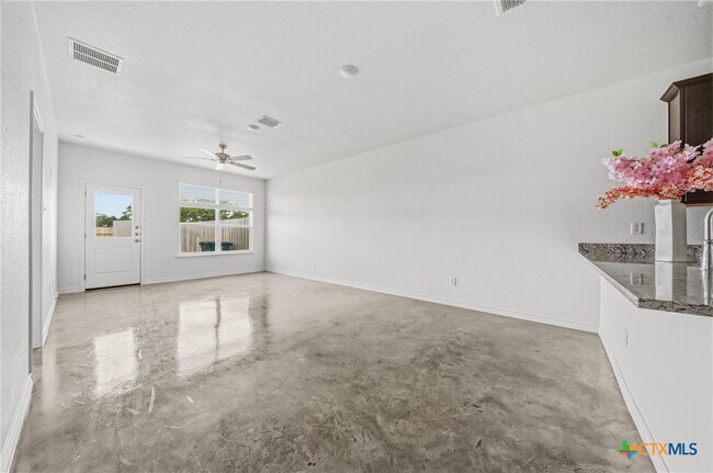 Building Photo - 8901 Prickly Ash Dr