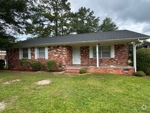 Building Photo - 3 Bedroom Brick House