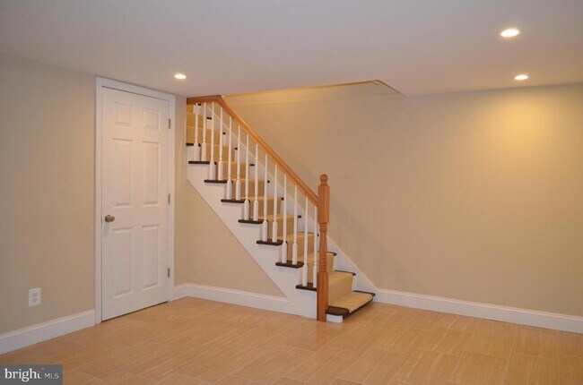 Building Photo - 206 S Courthouse Rd