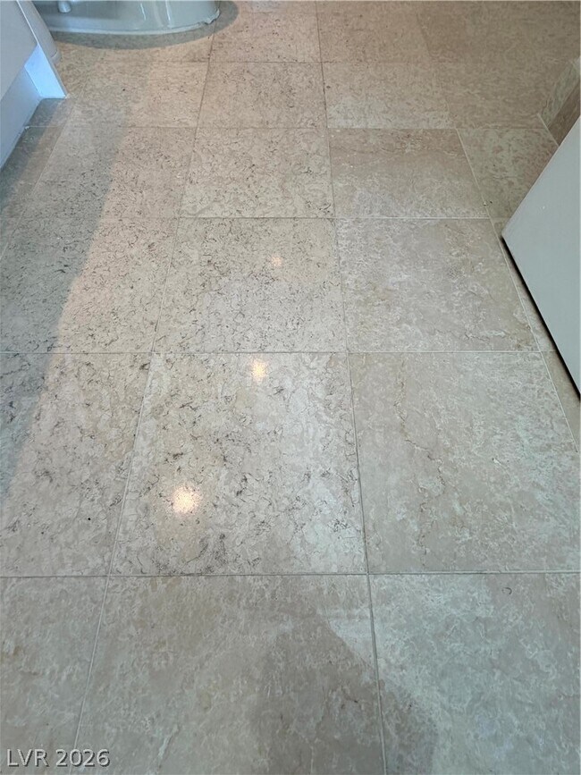 Building Photo - 322 Karen Ave