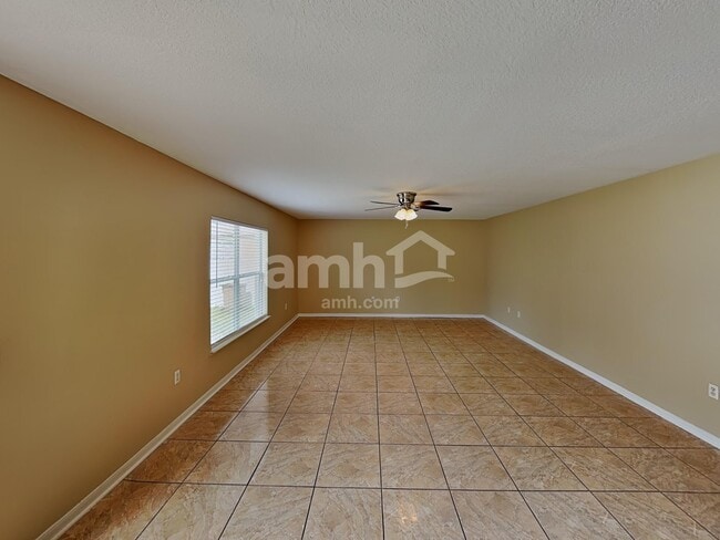 Building Photo - 31810 Parkdale Dr