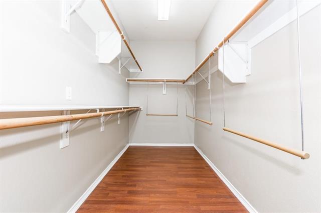 Building Photo - 2060 Garden Crest Dr