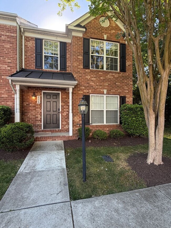 Building Photo - Upgraded 3 Bedroom Townhome North Chesterfield