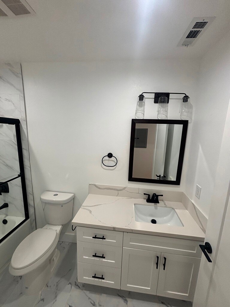 Building Photo - 5526 S Wilton Pl