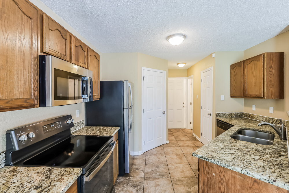 Building Photo - 5959 Redcliff S Ln